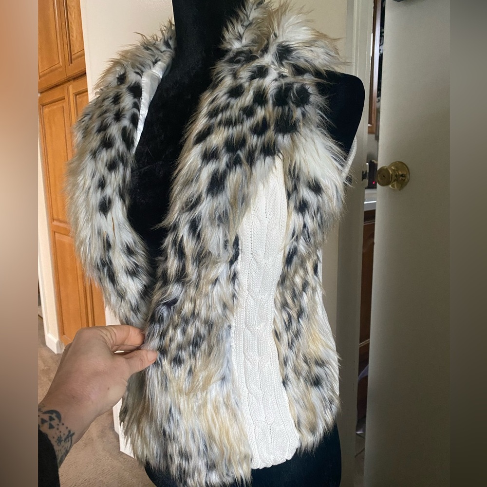 XOXO size medium faux fur vest